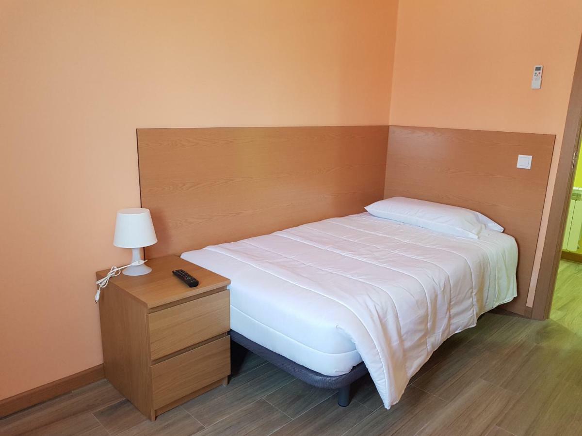 Hostal La Pared Torres de la Alameda Extérieur photo